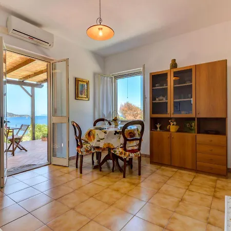 Casa de Férias Punta Paradiso By Interhome